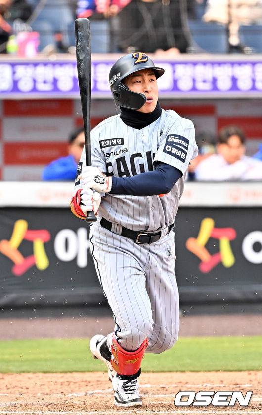 두산은 왜 한화 2군타자가 절실했나…깜짝 트레이드 막전막후 공개 “답답한 타격, 손아섭이 필요했다”
