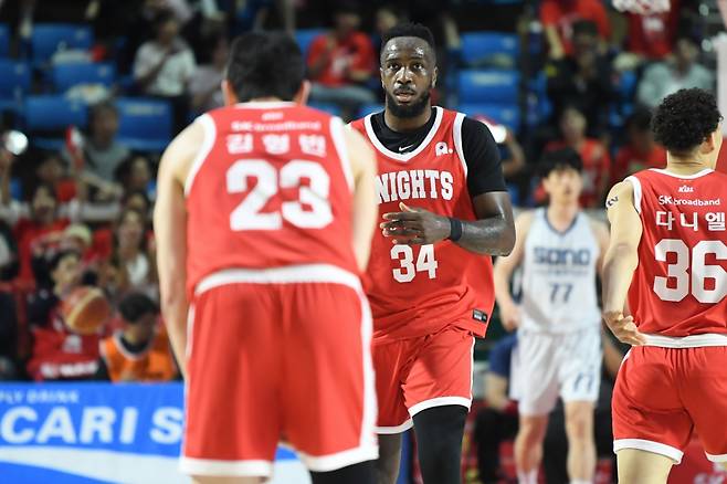 '이정현 22득점 폭발' 소노 대역전극, SK에 6강 PO 2연승... '4강 100% 확률' 잡았다 [잠실 현장리뷰]