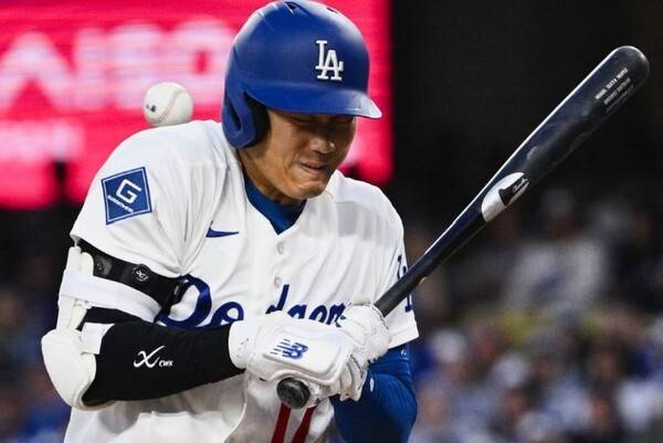 추신수는 대체 어떻게 한 거야? 오타니, '맞고 또 맞을 뻔'....아찔한 순간 속 47G 연속 출루 달성, '쉽지 않네'