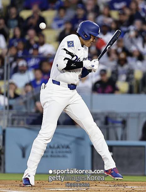 추신수는 대체 어떻게 한 거야? 오타니, '맞고 또 맞을 뻔'....아찔한 순간 속 47G 연속 출루 달성, '쉽지 않네'