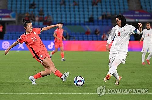 '호주 망명' 이란 女 대표팀 주장, 가족들과 길바닥에 나앉을 뻔…재산 압류 당해→망명 철회자에 한해 '이란 정권 뒤늦게 반환'