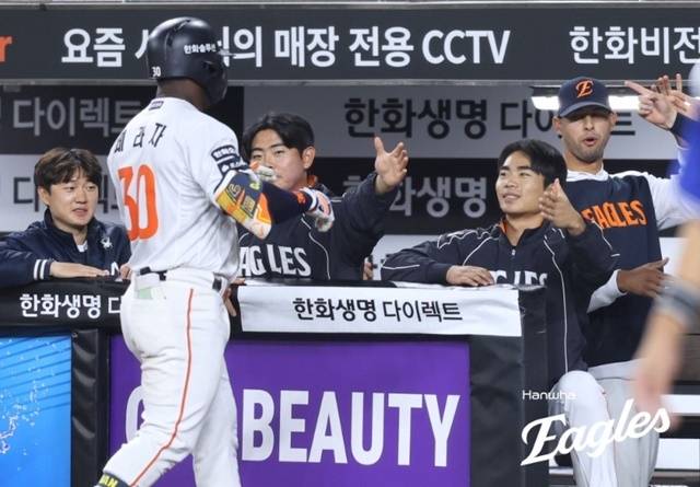 상대 투수진 난조 놓치지 않았다!…삼성, ‘4사구 18개’ 한화에 0-5→6-5 짜릿 역전승!→파죽의 4연승 질주