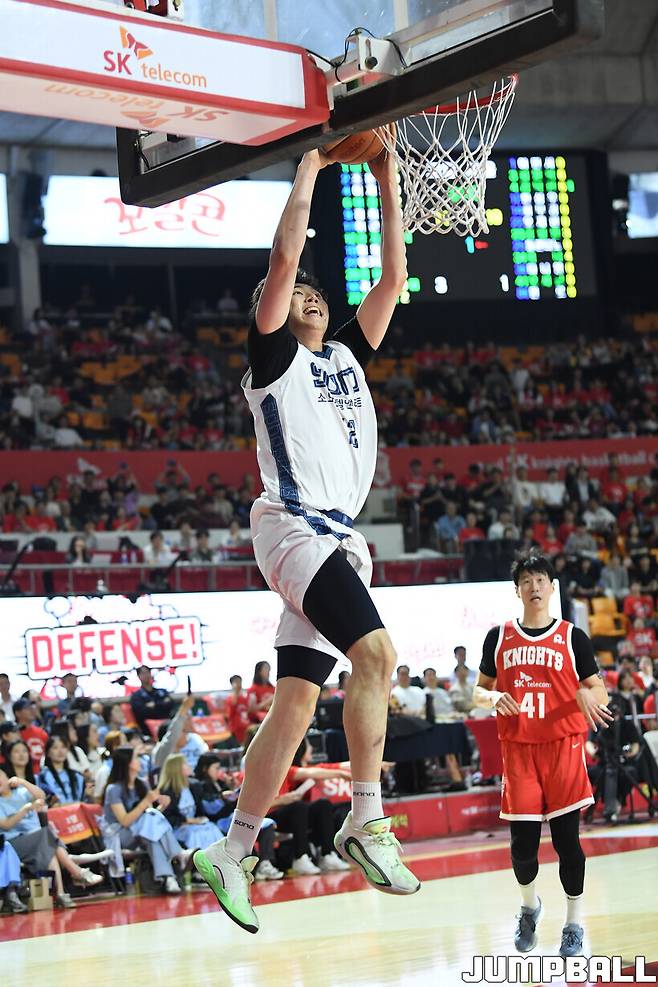이런 신인이 있나, 사령탑도 “예상 못 했다”…강지훈 “팬들 함성에 도파민 쫙 터져”