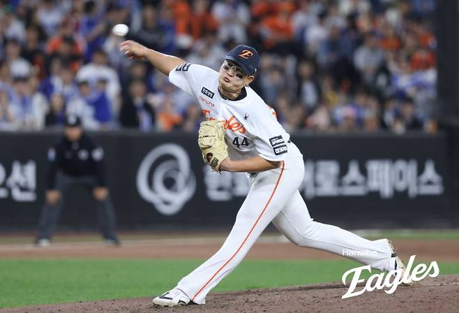 한화, 1만7000명 꽉 찼는데 '4사구 18개 신기록'…믿을 수 없는 0:5→5:6 역전패+4연패, 삼성은 기적의 4연승 [대전:스코어]