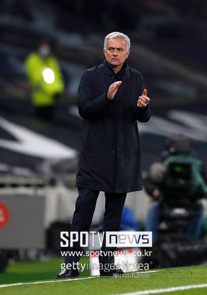 무리뉴 감독 '무호흡 분노', 토트넘 강등권 추락에 ”그 팀에 뭘 기대하나, 능력도 인성도 없는 패배자 집단“ 작심발언