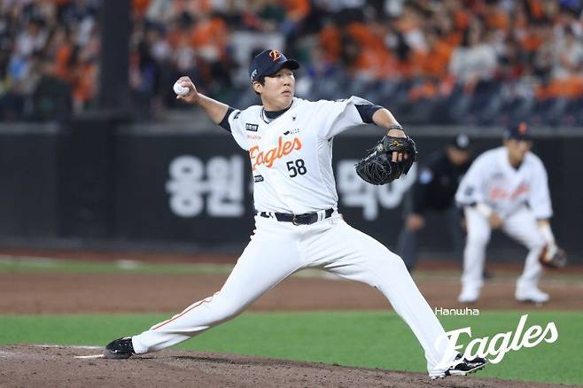 ‘사회인 야구인가, 프로 야구인가’ 최악의 경기력 보인 한화 투수진…36년 만에 최다 4사구 신기록 내주며 4연패 수렁