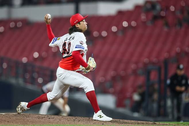 “밥 먹을 자격도 없다” 그랬는데, KIA를 먹여 살리네… 이범호 영입 요청 적중했나