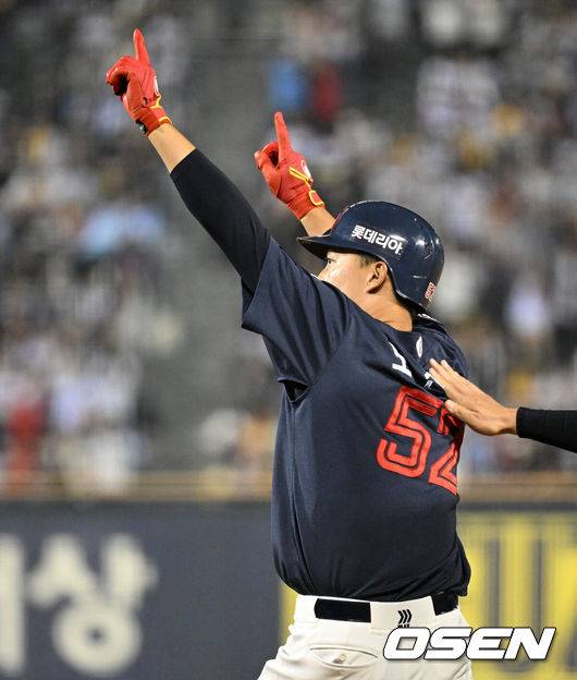 회장님 응원 왔는데…다이빙캐치-레이저 홈송구 환상적이었지만, '1할8푼' 득점권 방망이가 속 터지네