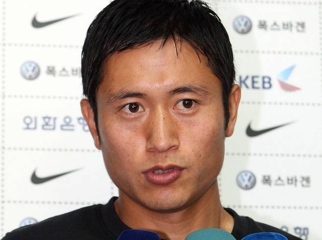 이영표, '홍명보호 백3' 날카로운 지적