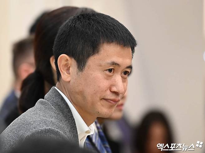 이영표, '홍명보호 백3' 날카로운 지적