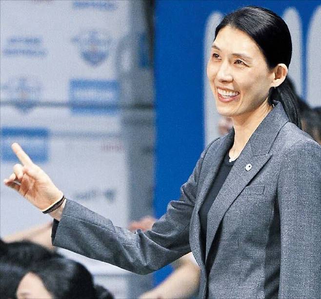 [단독] 여자농구 우리은행, 전주원 감독 선임
