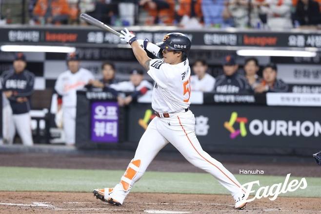 '4사구 18개' 자멸한 마운드…한화, '36년' 만에 불명예 쓰며 삼성에 역전패