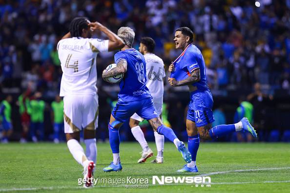 ‘손흥민 선발’ LAFC, 멕시코 고지대 힘드네, 크루스 아술과 전반 0-1
