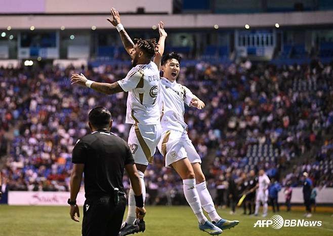 '답답했던 90분, 마지막 1분에 빛났다' 손흥민, PK 만든 美친 '노룩 패스'... LAFC, 챔피언스컵 4강 견인