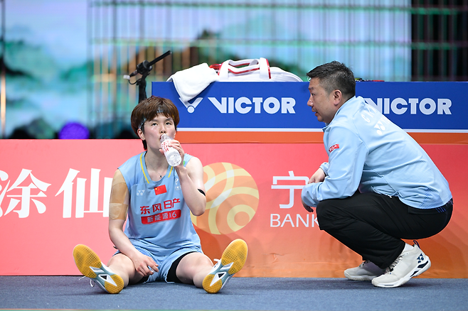 만만했던 왕즈이, 이제는 ‘최강의 도전자’… 결국 안세영에게 달렸다