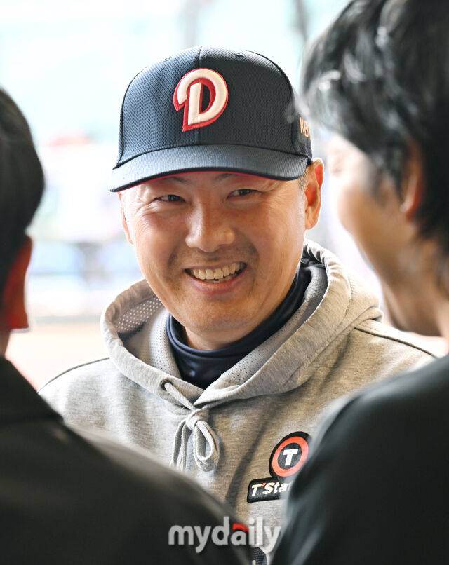 이래서 군필 좌완+1.5억 한화에 내줬나…KBO 안타왕 손아섭 두산 잘 왔네, 김원형 홀딱 반했다