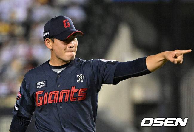 '사직 스쿠발' 진짜 올해는 터진다...'101구 무실점' 김진욱, 우승팀 LG 타선 잠재우다