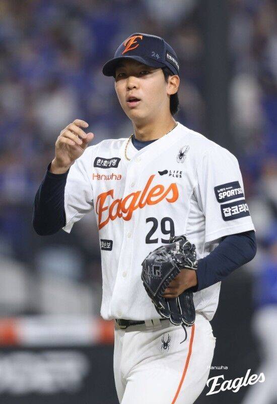 '황준서 2G 74구+쿠싱 마무리行' 한화 선발진 제대로 꼬였다→17일 롯데전 던질 투수가 없다…