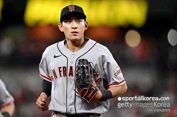 '멀티히트+호수비' 만점 활약 이정후, 2G 연속 안타→2할 사수 나선다...CIN전 6번 타자-우익수 선발 출전