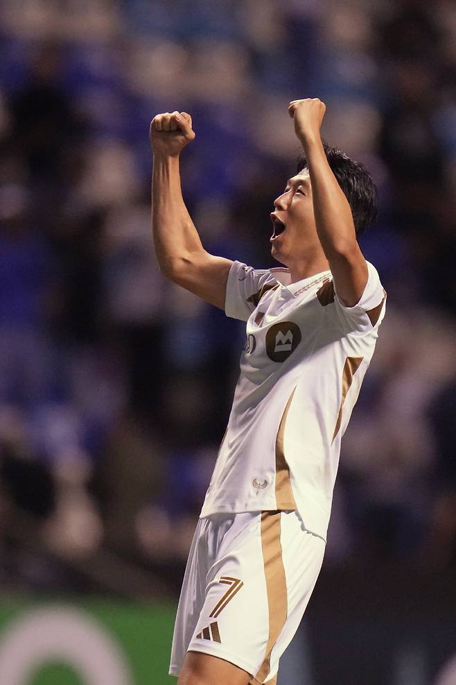 손흥민 때문에 미치겠다,