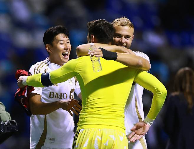 손흥민 때문에 미치겠다,