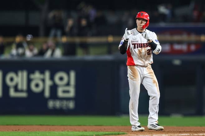 '6연승 대박' KIA 결국 이범호 감독 결단이 옳았다→'20억 FA 슈퍼 활약+김도영 또 홈런+지키는 야구까지 된다'