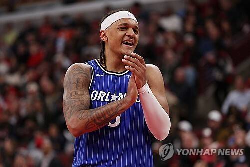 '감독 경질 안 하면 팀 떠날래!' 팀 분위기 엉망... 올랜도가 부진한 이유가 있었다