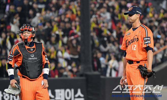 한화만 그러겠나? KBO 투수들 제구력 역대 최악! 관전 피로도 급상승...한미일 볼넷 지표 보니