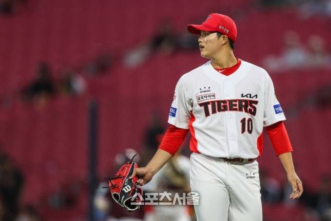 “10승 할 수 있는 재능”... KIA 이범호, ‘광속구 신예’ 김태형에 내린 특명 ‘120이닝 제한’