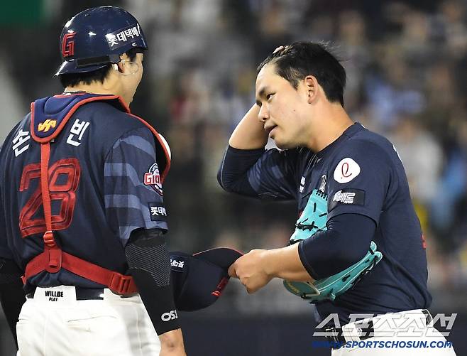 '와, 이게 된다고?' 14⅔이닝 1실점 '사직 스쿠발·랄리' 떴다…동갑내기 배터리 퍼펙트 호흡→