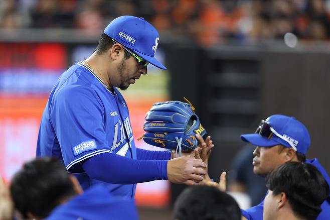 한화, 3실책에 와르르 또 무너졌다 '6연패'…삼성은 파죽의 6연승+1위 수성→후라도 완벽투+전병우 맹타 조화 [대전:스코어]