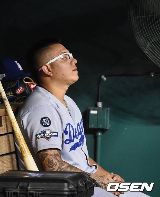 류현진 떠나게 했는데…다저스가 손절한 '아내 폭행' 투수, 29세에 은퇴인가