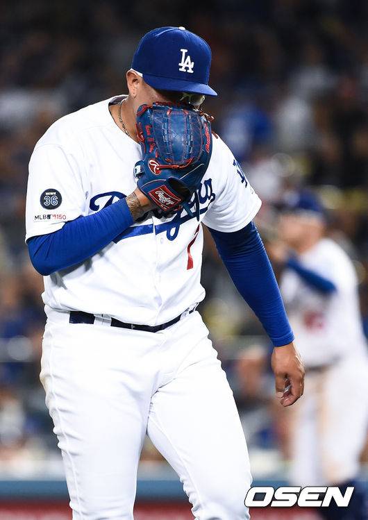 류현진 떠나게 했는데…다저스가 손절한 '아내 폭행' 투수, 29세에 은퇴인가