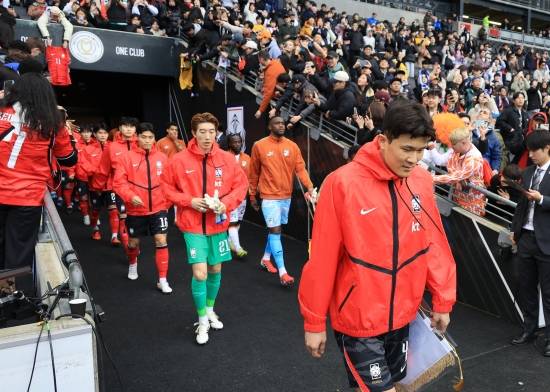 '무려 2000억' 월드컵 중계권 협상, 올 때까지 왔다…JTBC-지상파, 극적 타협 이룰까