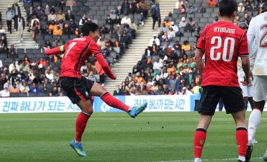 '무려 2000억' 월드컵 중계권 협상, 올 때까지 왔다…JTBC-지상파, 극적 타협 이룰까