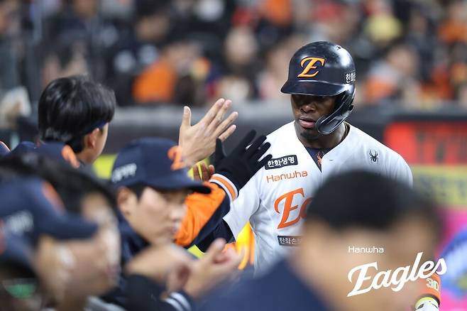 '너무하네' 페라자 어이없는 실책→실책에 한화 패패패패패패 눈물…이럴줄 알았으면 15억 재결합 했겠나