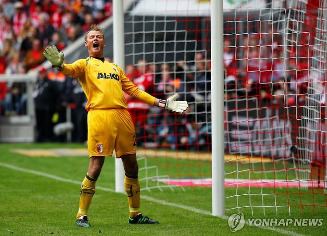 아스널서 뛴 골키퍼 마닝거, 열차 충돌 사고로 48세에 사망