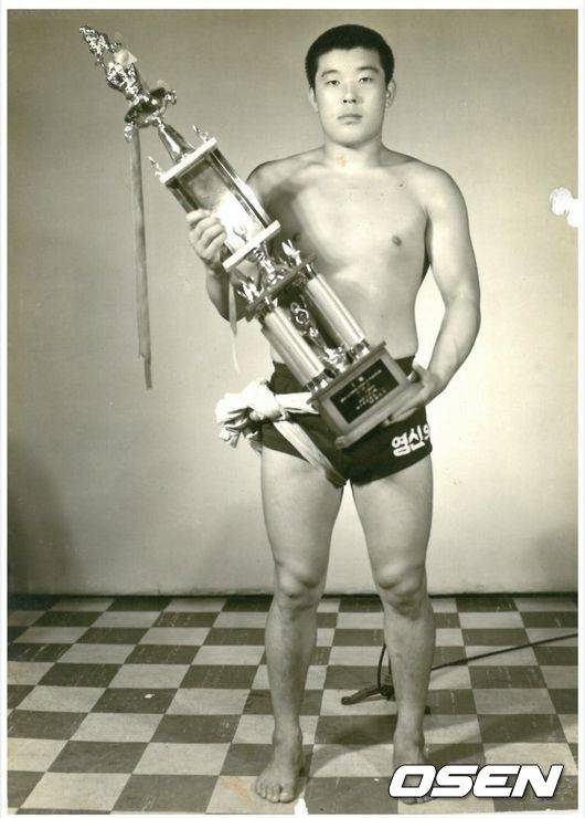 ‘1970~80년대 씨름 최강자’ 홍현욱 장사, 세상을 떠나다