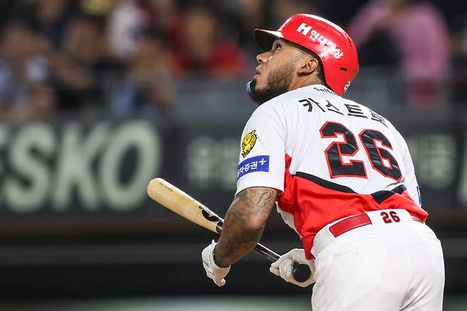 ‘후련한 한 방’ 카스트로, 마음껏 기뻐해도 되는데…“모두 잘해서 승리” 동료들 앞세웠다 [SS스타]