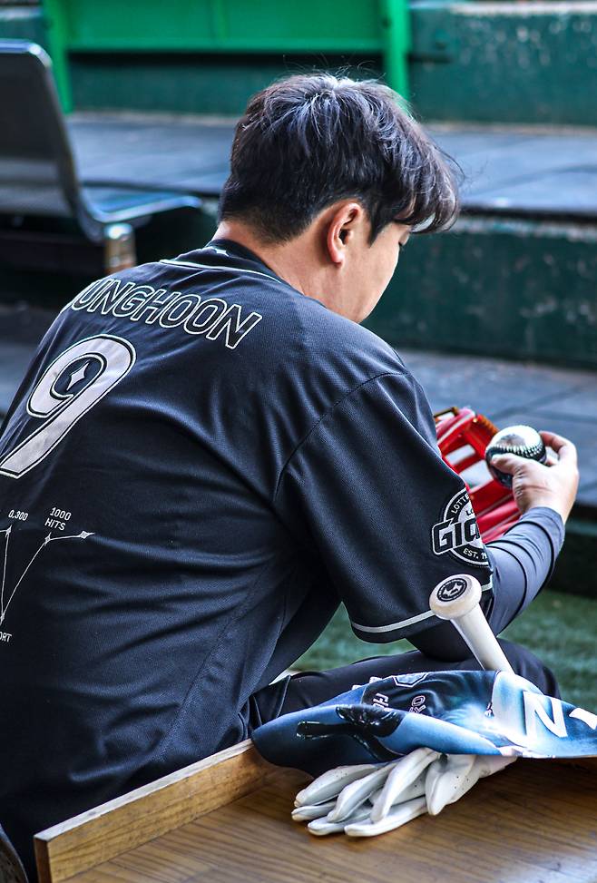 정훈 은퇴식, 만약 우천 취소되면 어떻게?…'6연패' 한화 만난 롯데 → 먹구름 가득한 사직 [부산현장]