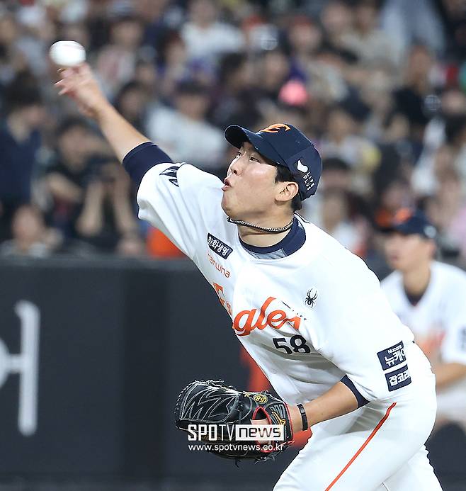 한화 불펜 총체적 난국, “예상하지 못했다”부터 시작됐나… 이 선수 풀면 안 됐었다?