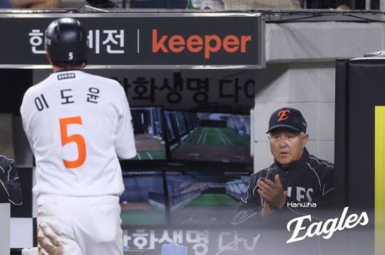 '김경문 감독은 보았는가?' 채은성의 간절한 눈빛 외면한 한화 벤치...홈 9연패 수렁에 비친 무기력