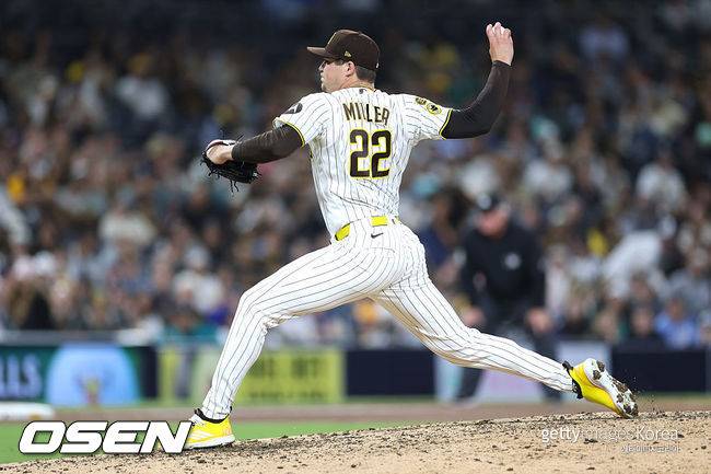 30명 중 23명이 삼진, 공을 건드릴 수도 없다…30⅔이닝 연속 무실점 특급 마무리, 120년 만에 대기록