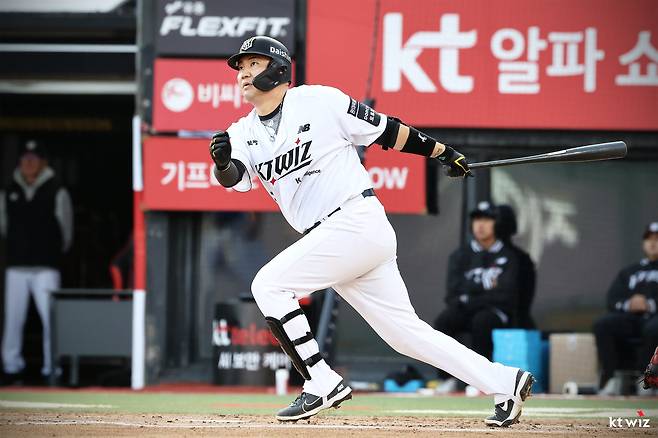 김도영·레이예스·오스틴 제쳤다!…장성우 1회부터 시즌 6호포 폭발→홈런 단독 선두+타점 공동 1위 등극 [수원 현장]