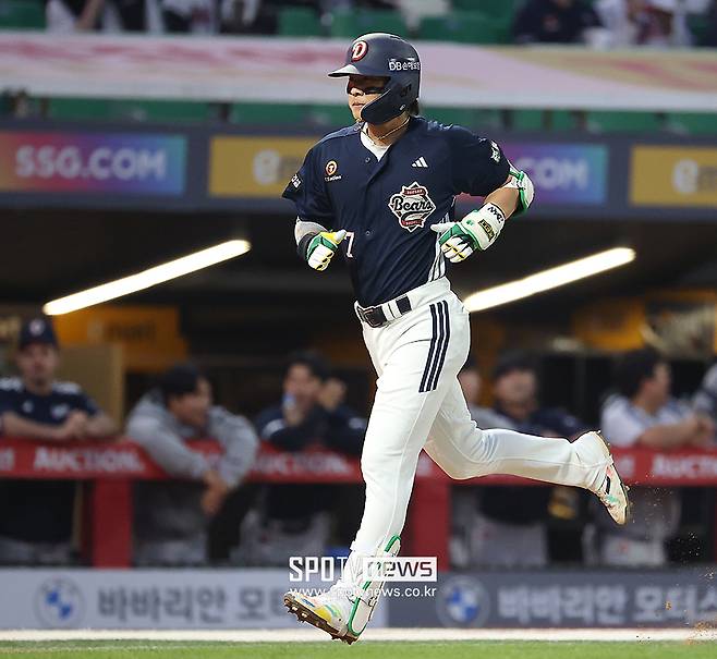 KIA에서 12년, 유니폼은 바뀌어도 정은 남아 있었다… 박찬호 90도 인사에 KIA팬들도 따뜻한 격려