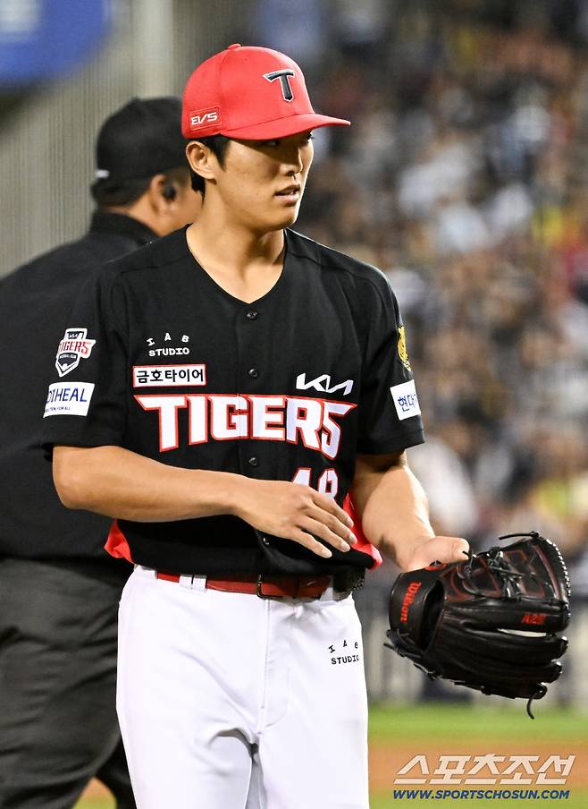 '오늘은 이의리 긁힌 날!' 156km 쾅쾅 → KKKKKKKK 위기 탈출[잠실 현장]