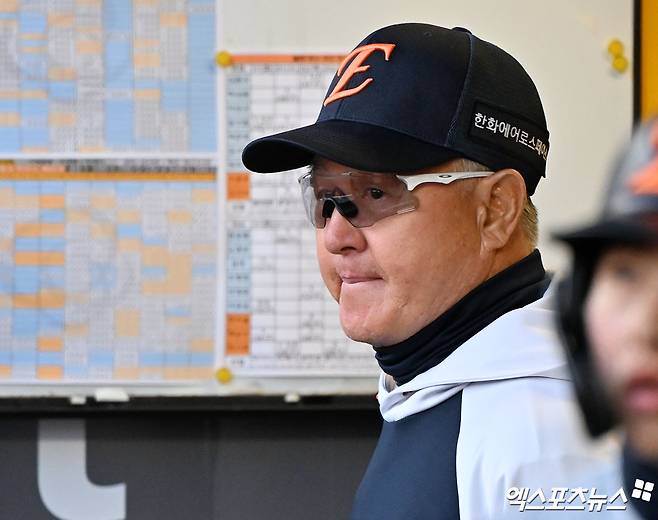 김경문 감독, '비디오판독 패싱 논란' 직접 밝혔다…