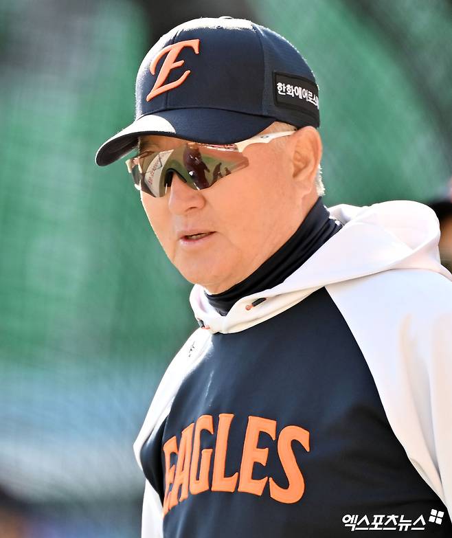 김경문 감독, '비디오판독 패싱 논란' 직접 밝혔다…