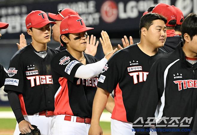 '독해진 이범호' 5이닝 이의리→필승조 총동원...KIA 8연승 질주 [잠실 현장]