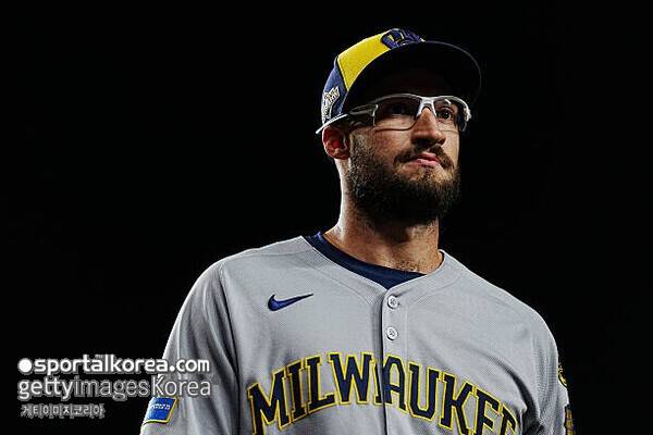 '45승 페이스' 이게 말이 돼? MLB 다승 1위 오른 좌완 불펜 투수…아웃 하나 잡았는데 운까지 따른다